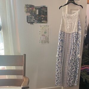 Taylor & Sage White and Blue Lace Dress